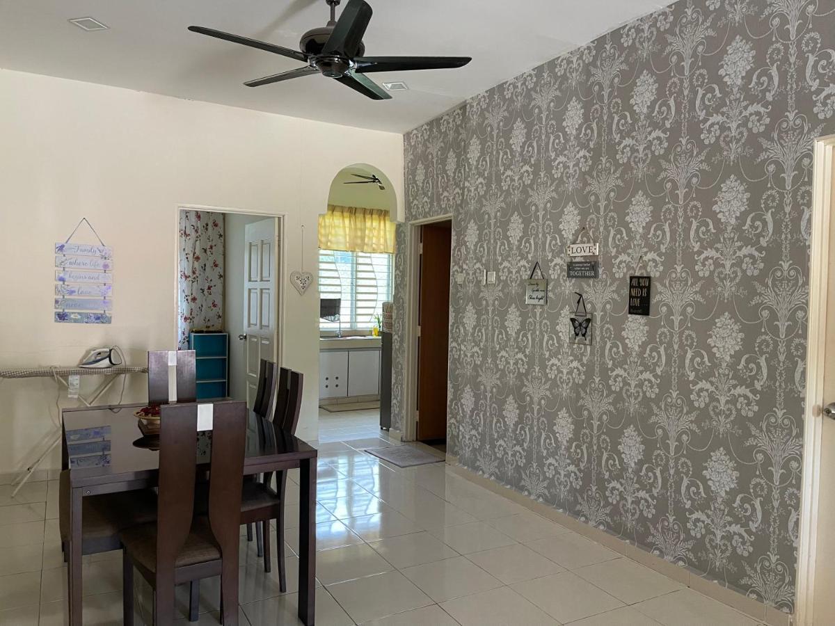 Magnolia 1 Homestay Kampung Kuala Besut Exterior foto